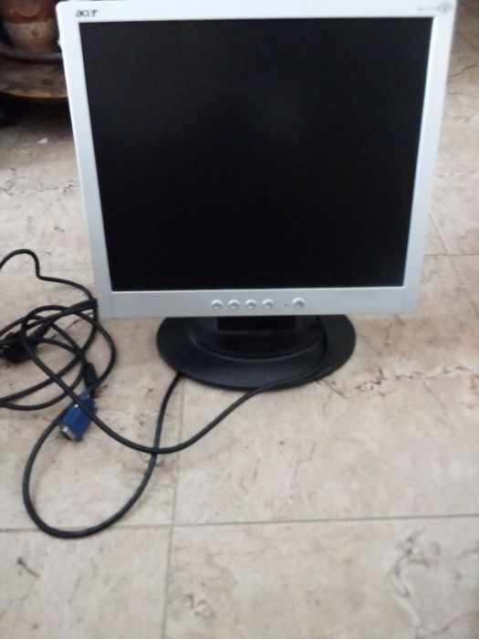 "Monitor ACER 17"