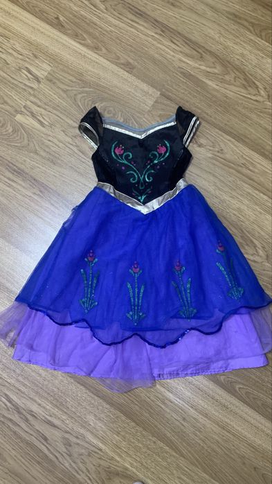 Плаття Анни ( Крижане серце) 5-6 р.