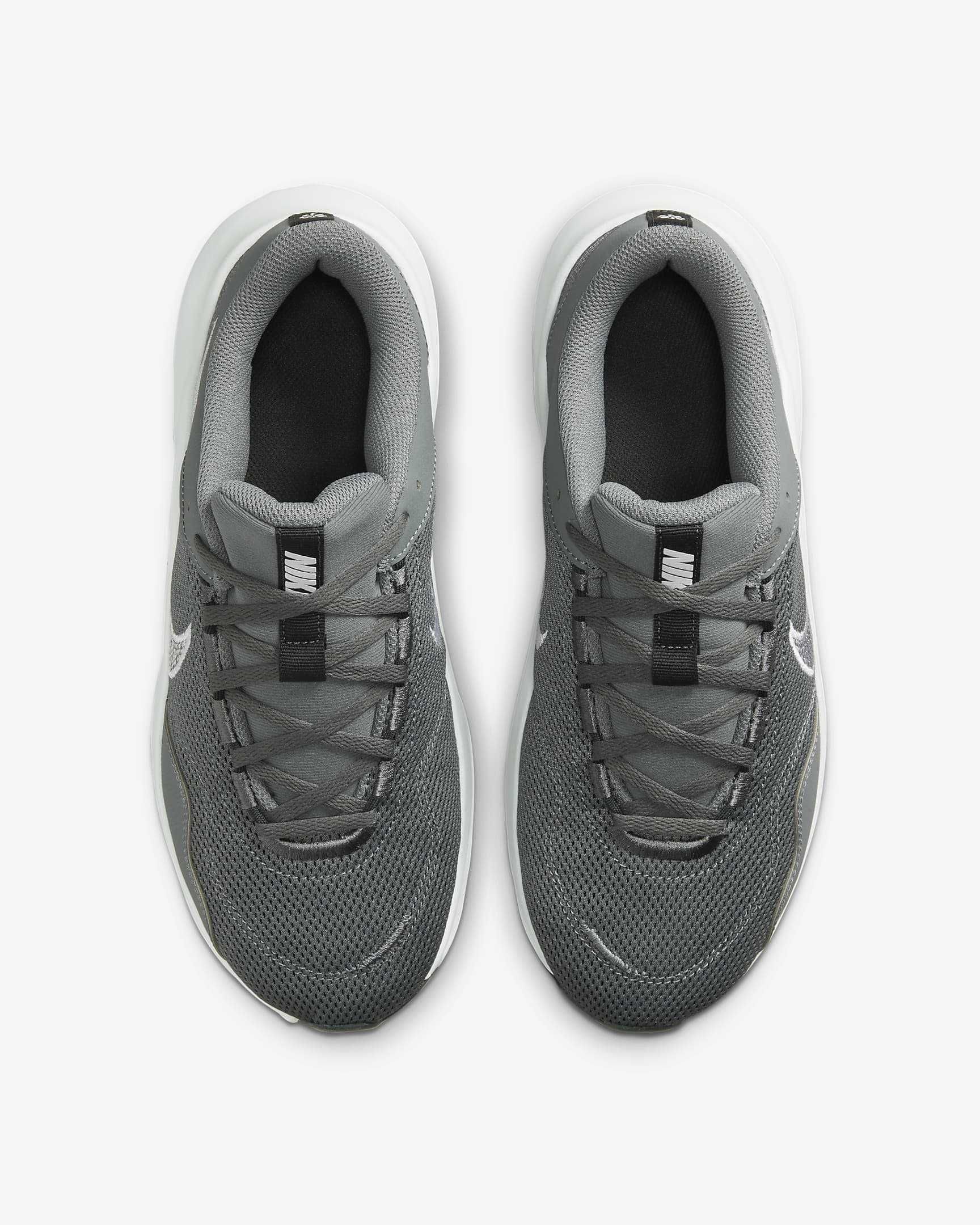 Кросівки Nike Legend Essential 3 Pogo Air Оригинал! (DM1120-002)