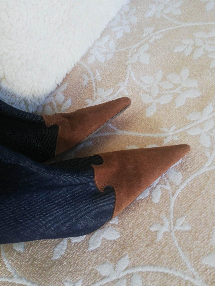 Botas de cano alto em ganga
