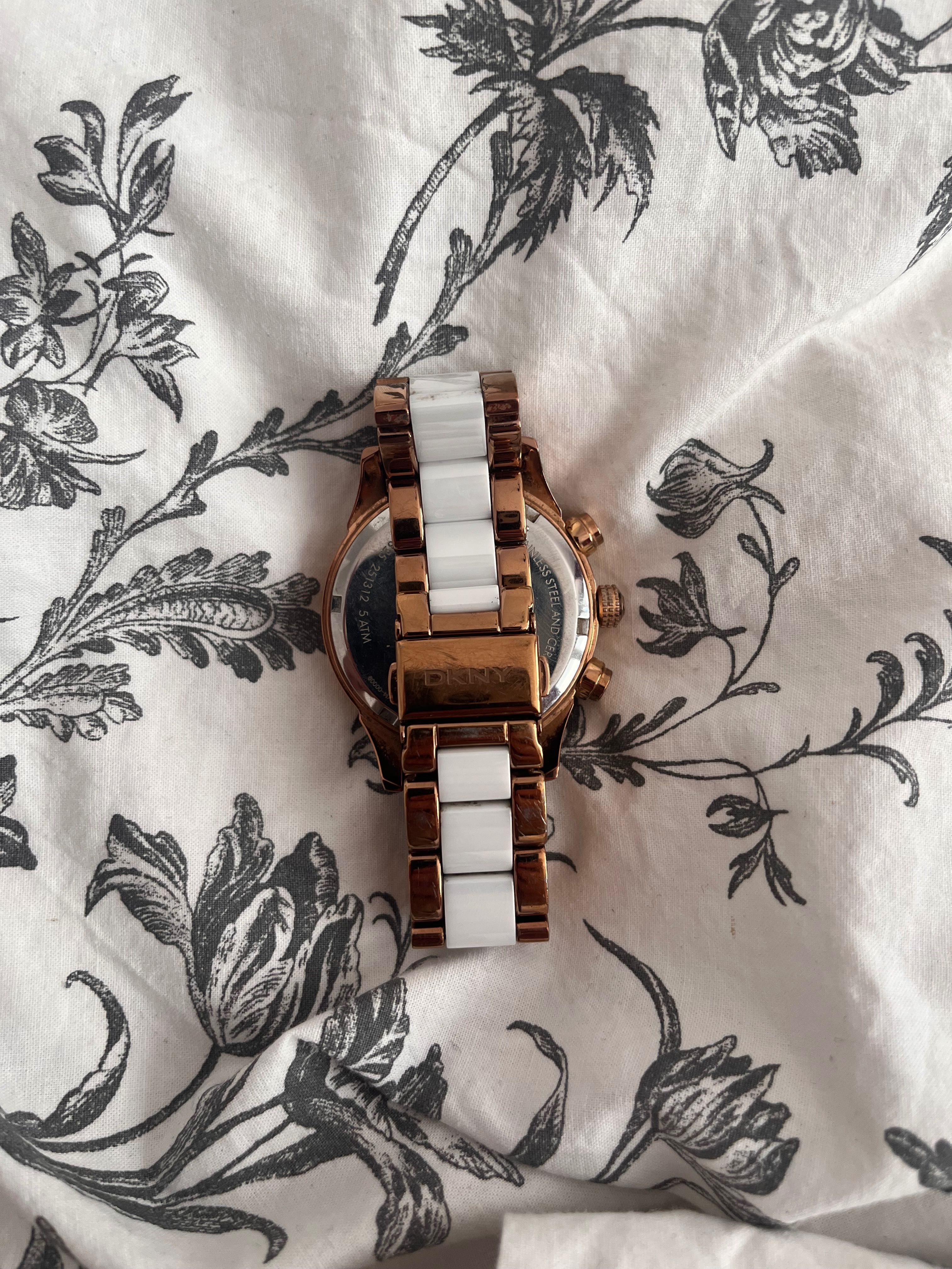 Zegarek damski DKNY różowe złoto