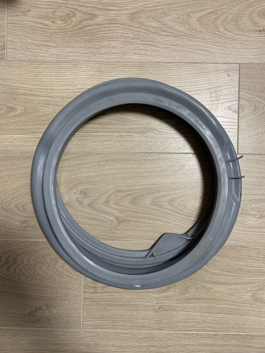 Пральна машинка Ariston Aqualtis ( на запчастини)