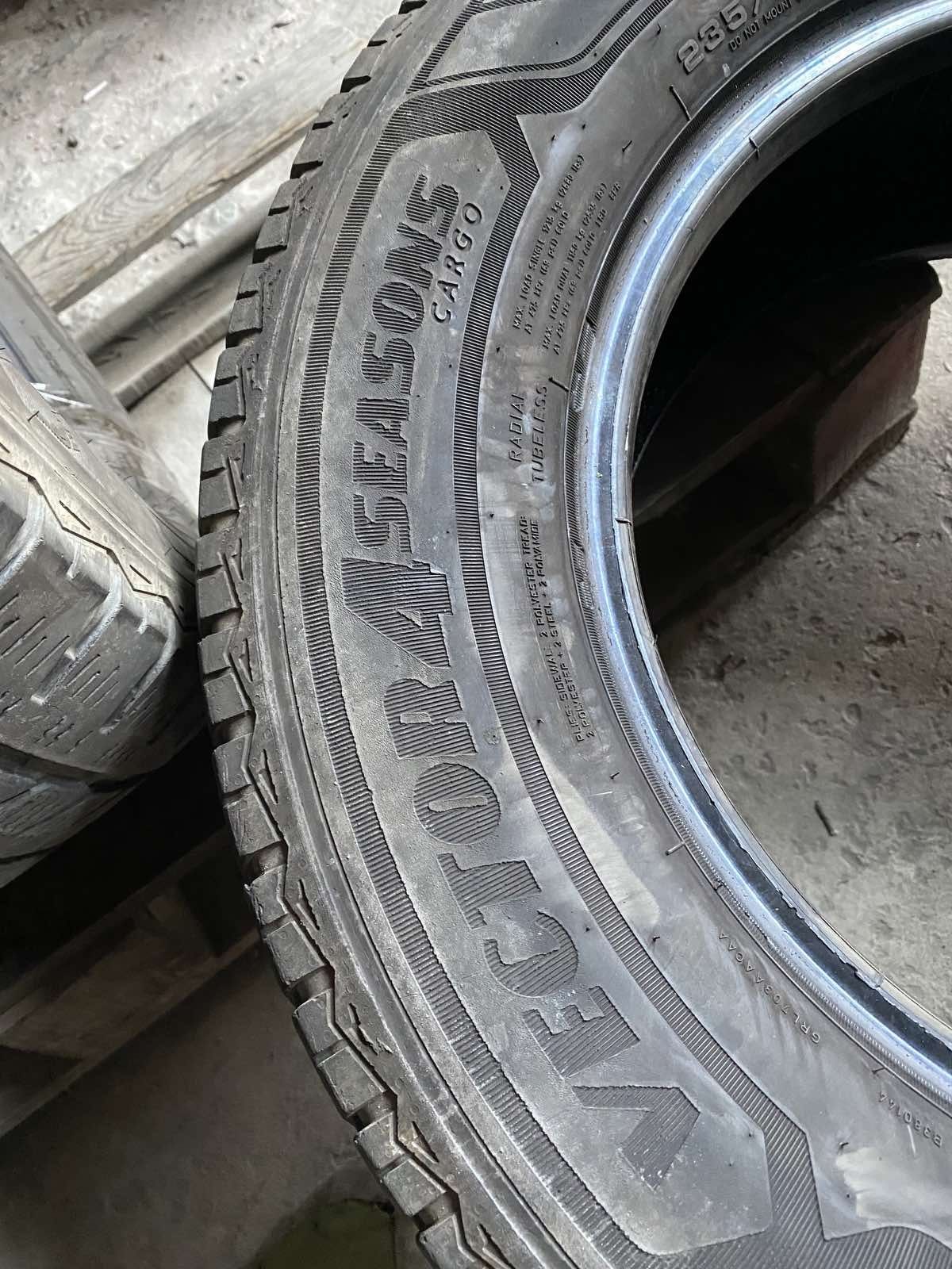 235.65.16с GoodYear 2шт БУ склад шины резина из Европы всесезон цешка
