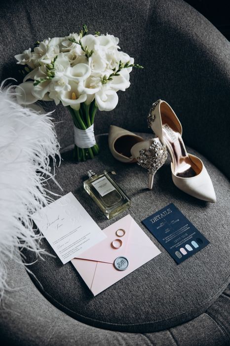 Продаю весільні туфлі бренду Badgley Mischka