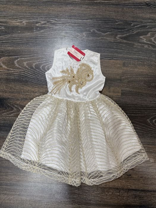 Плаття святкове для дівчинки