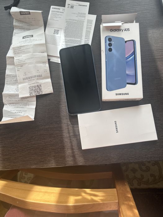 Telemovel Samsung Galaxy 15 Novo com embalagem