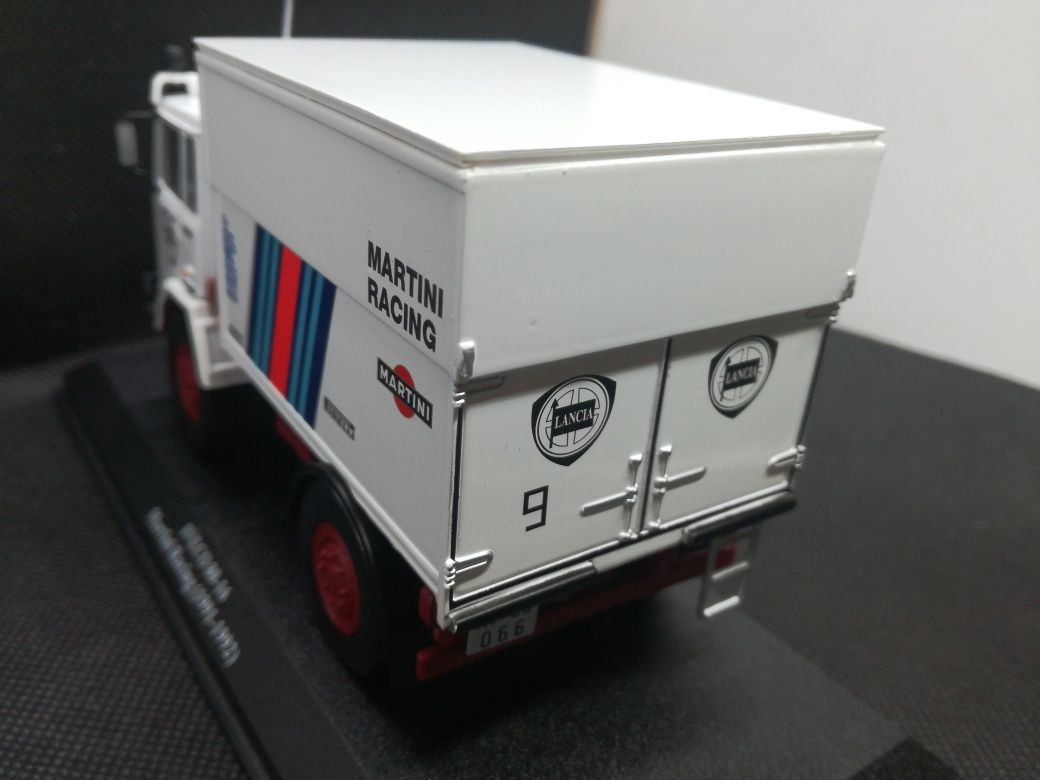 N.150 Miniaturas 1/43 Carrinhas de Assistência Diabolique e Martini