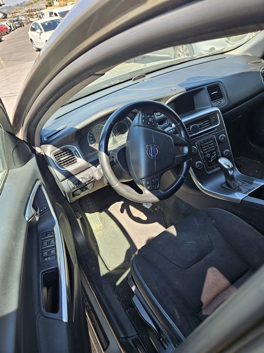 Volvo V60 1.6D de 2012 para peças