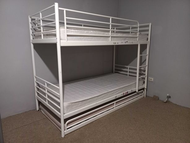 Двохповерхове ліжко, двоярусне ліжко IKEA. Металеве ліжко
