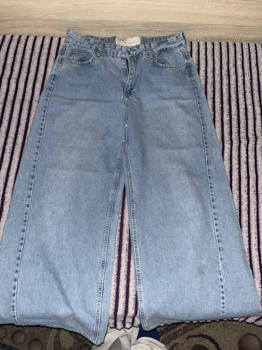 Світлі джинси, широкі