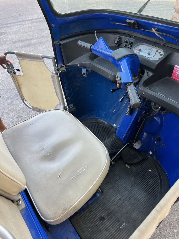 Tuk Tuk Piaggio APE 200
