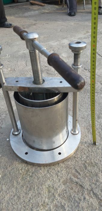 Пресс для отжима фруктов и ягод.