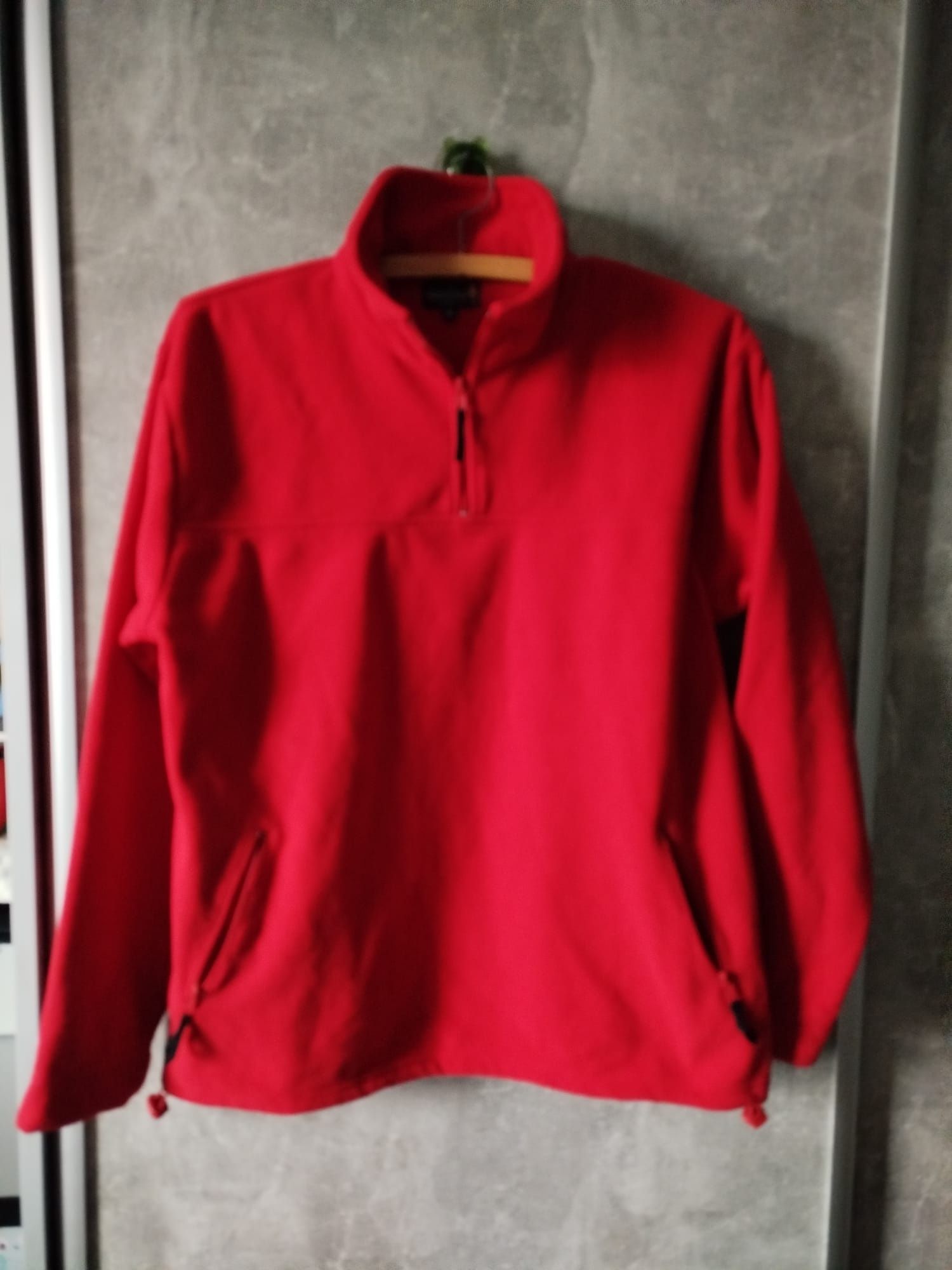 Bluza polar rozm XL koloru czerwonego unisex
