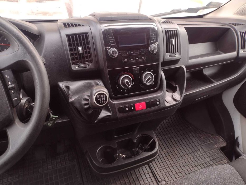 FIAT DUCATO  Dostawcze do 3.5t Kontener