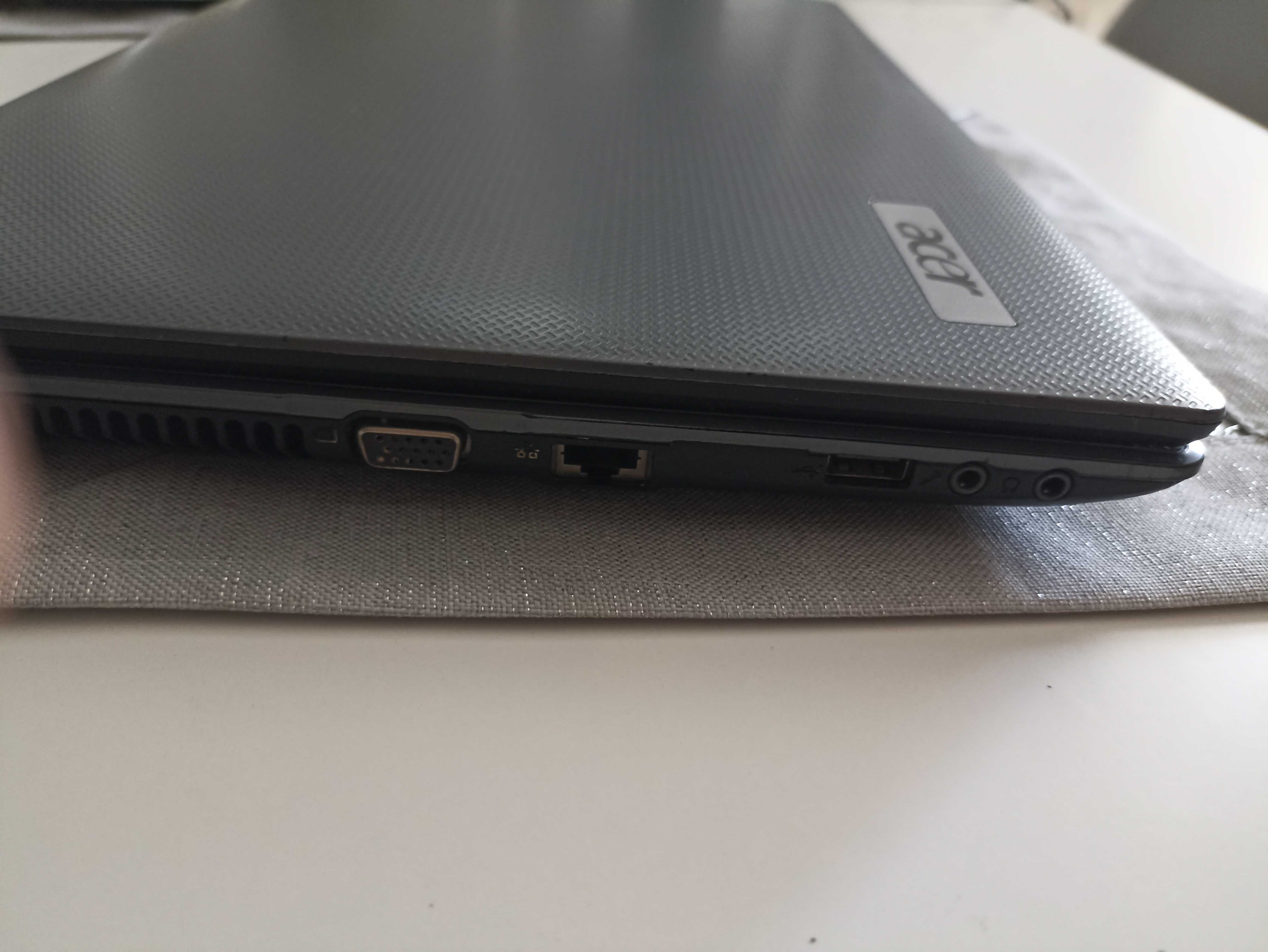 Laptop Acer Aspire 5733 z ładowarką