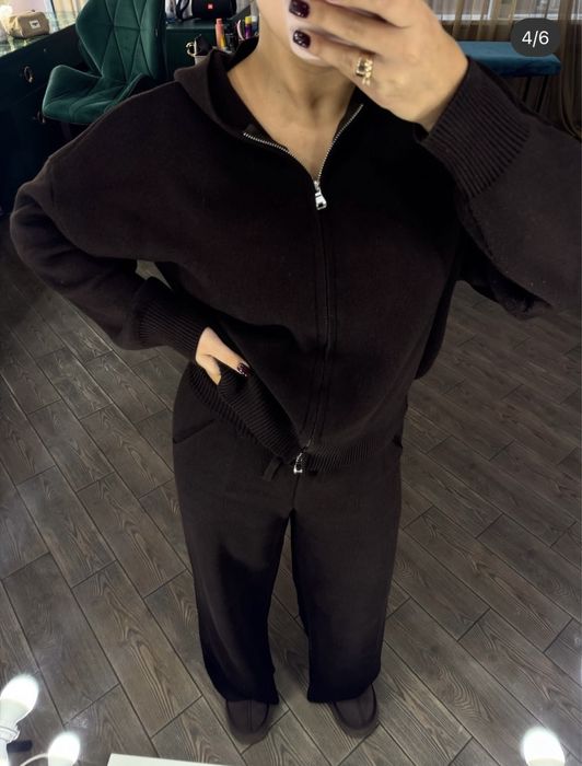 костюм шоколадный