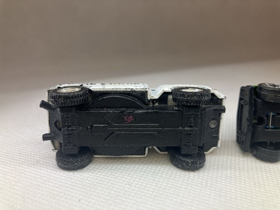 Samochodziki terenowe firmy Welly i Misto