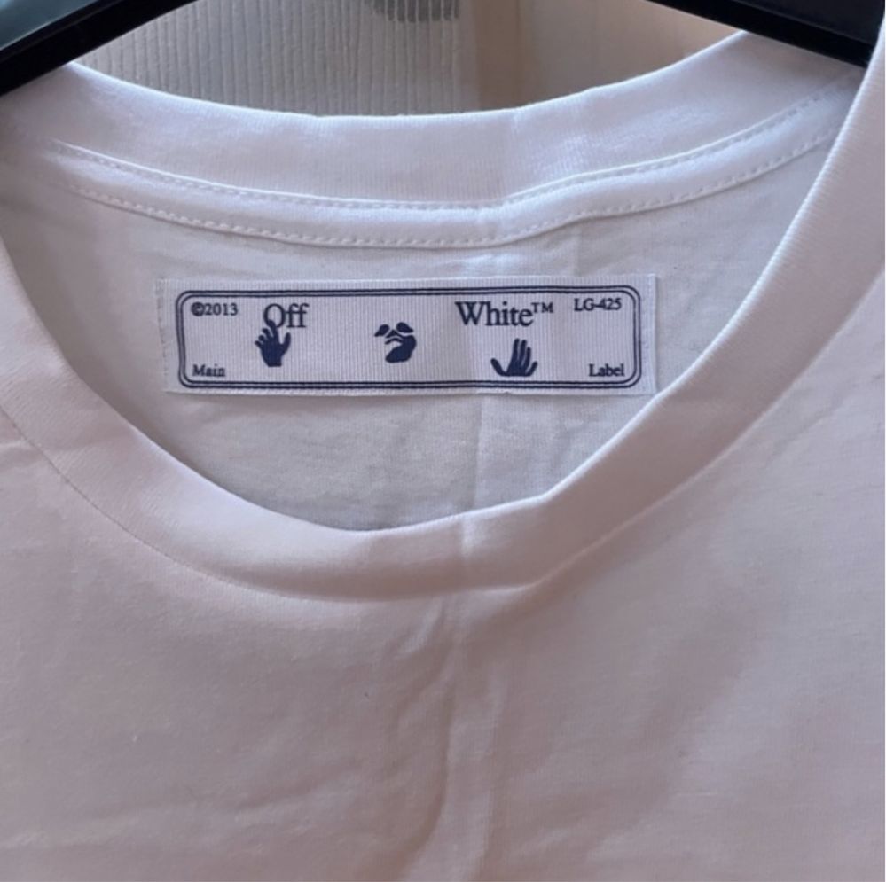 OFF-WHITE Acrylic Arrow Logo Print T-Shirt