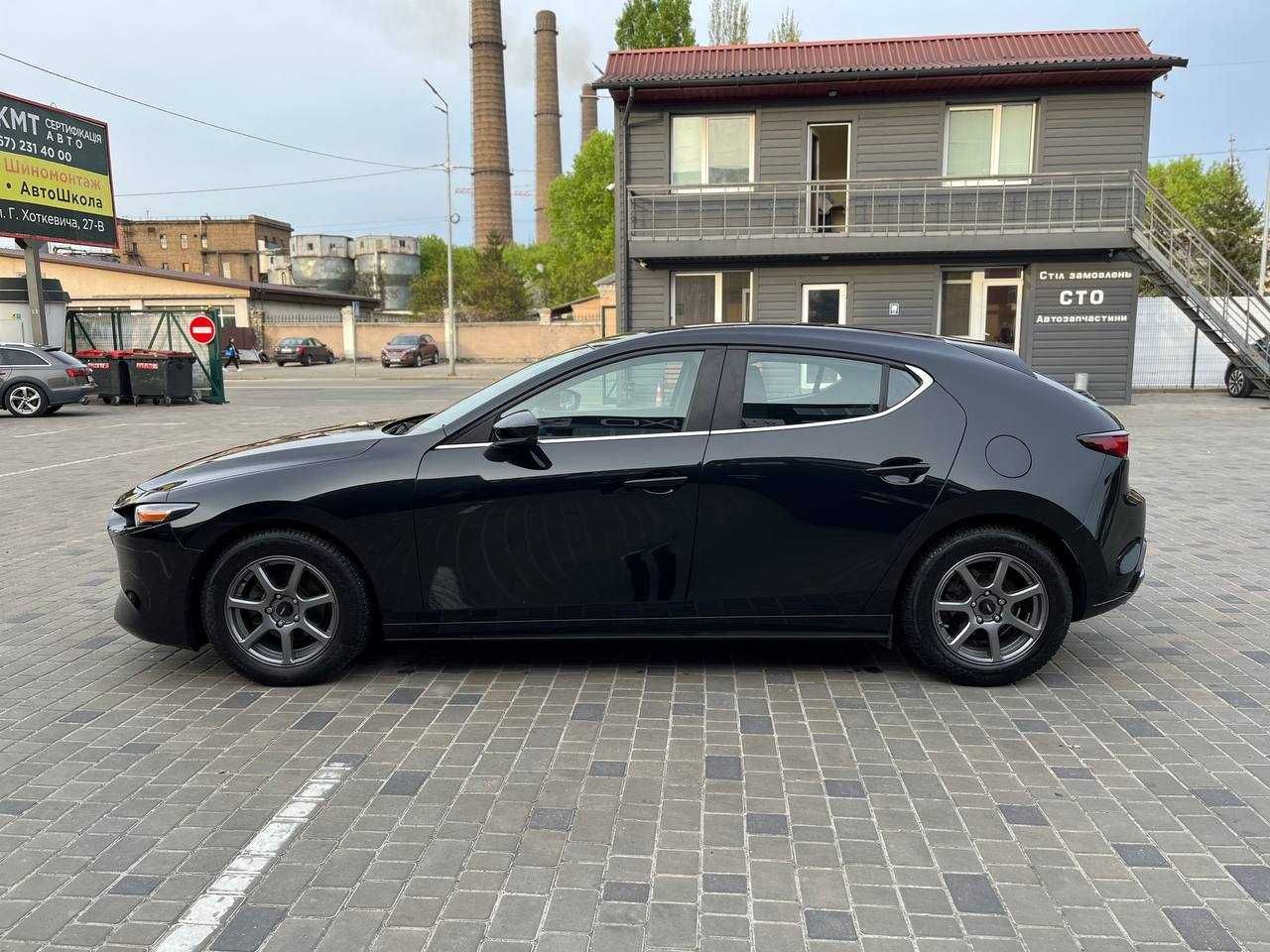 Продам отличную Mazda 3 2019 Preffered!