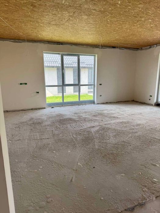 р Американкана на березі озера