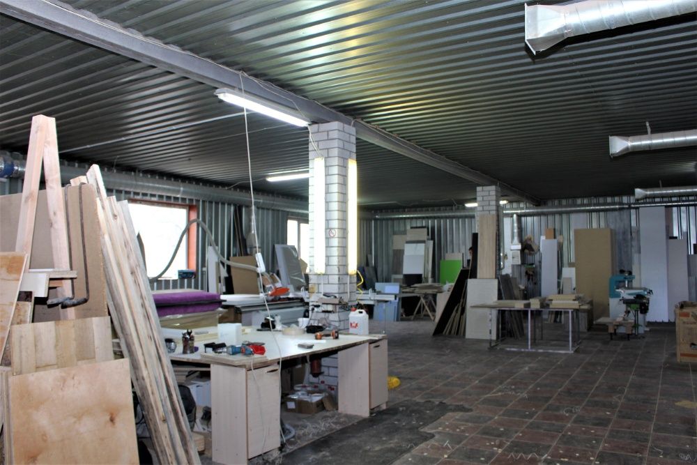 Автосервіс 1765 м2+32сотки територія