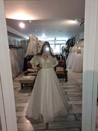 Piękna kryształowa błyszcząca suknia ślubna rozmiar XL - XXL