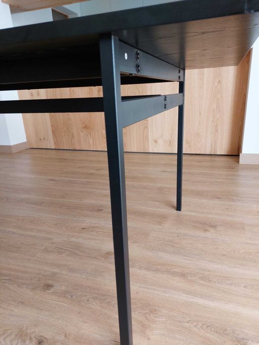 Mesa de refeição marca Area, modelo Vertex, 200 cm x 90 cm