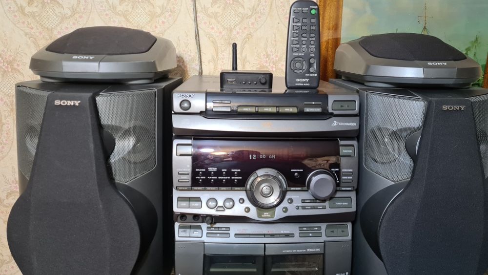 Продам музыкальный центр Sony GR-8 / RX 90