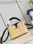 Torebka Louis Vuitton Capucines — Czarna pleciona z nadrukiem
