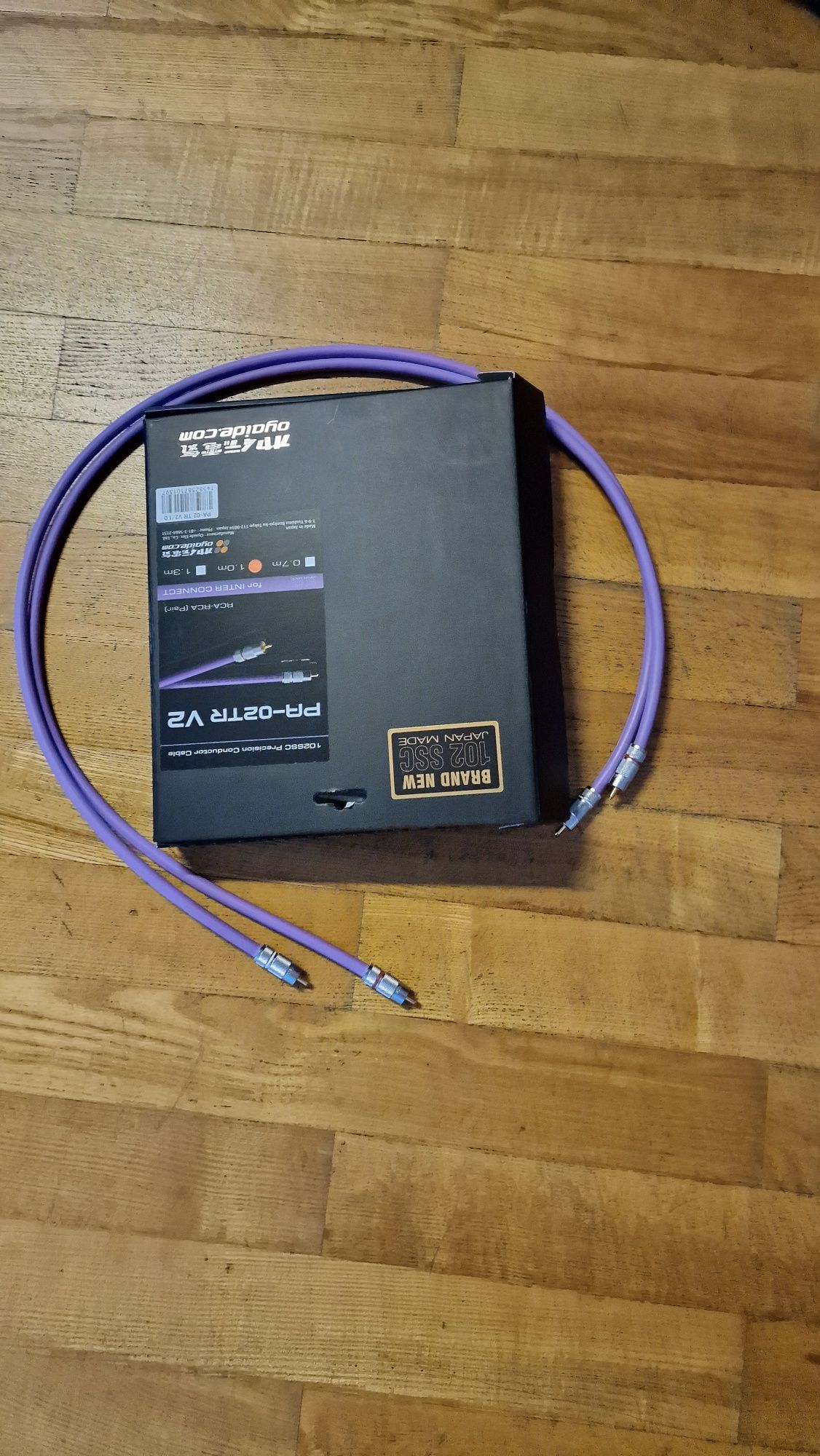 Oyaide PA-02TR V2 - RCA interkonekt