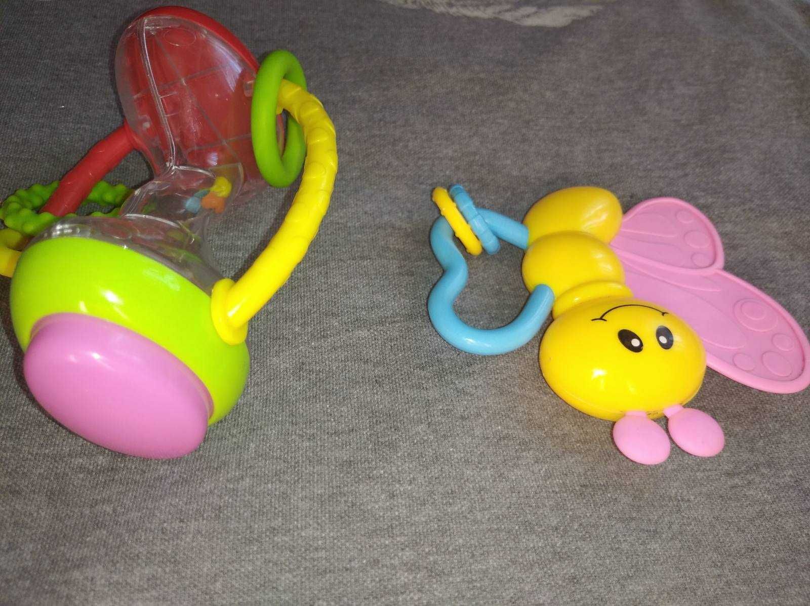 Дві іграшки для малюків.