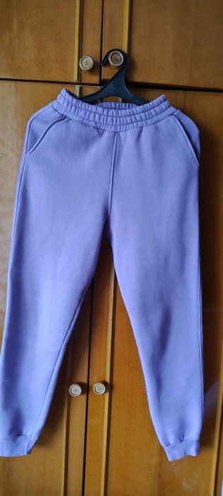 Жіночий спортивний костюм