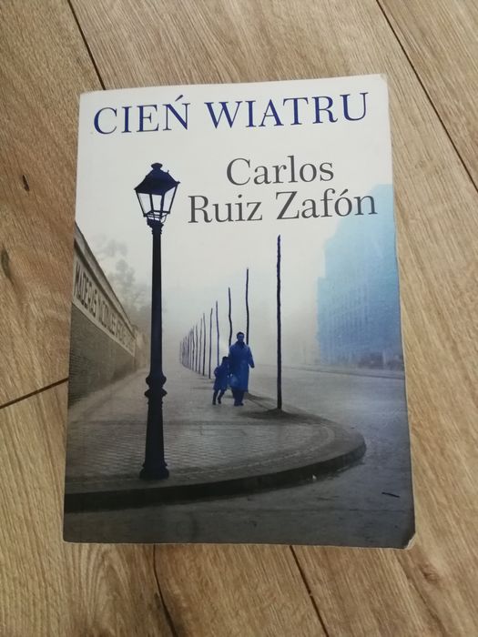 Książka Cień wiatru Carlos Ruiz Zafon