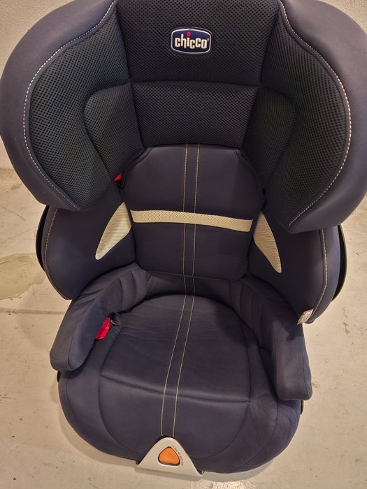 Cadeira de bebé da marca Chico, em bom estado de utilização.