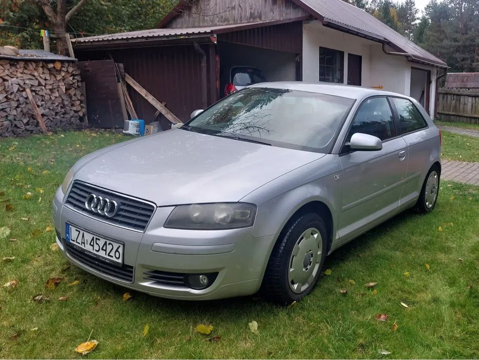 Audi A3 Audi A3 • Benzyna • Sprawne • Srebrne