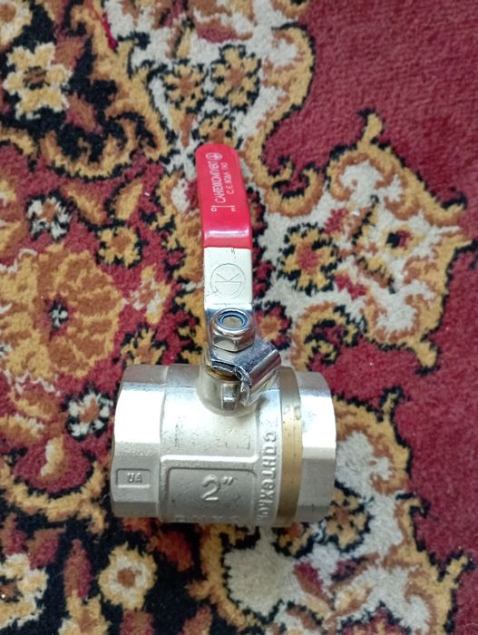 Продам кран шаровый 2"
