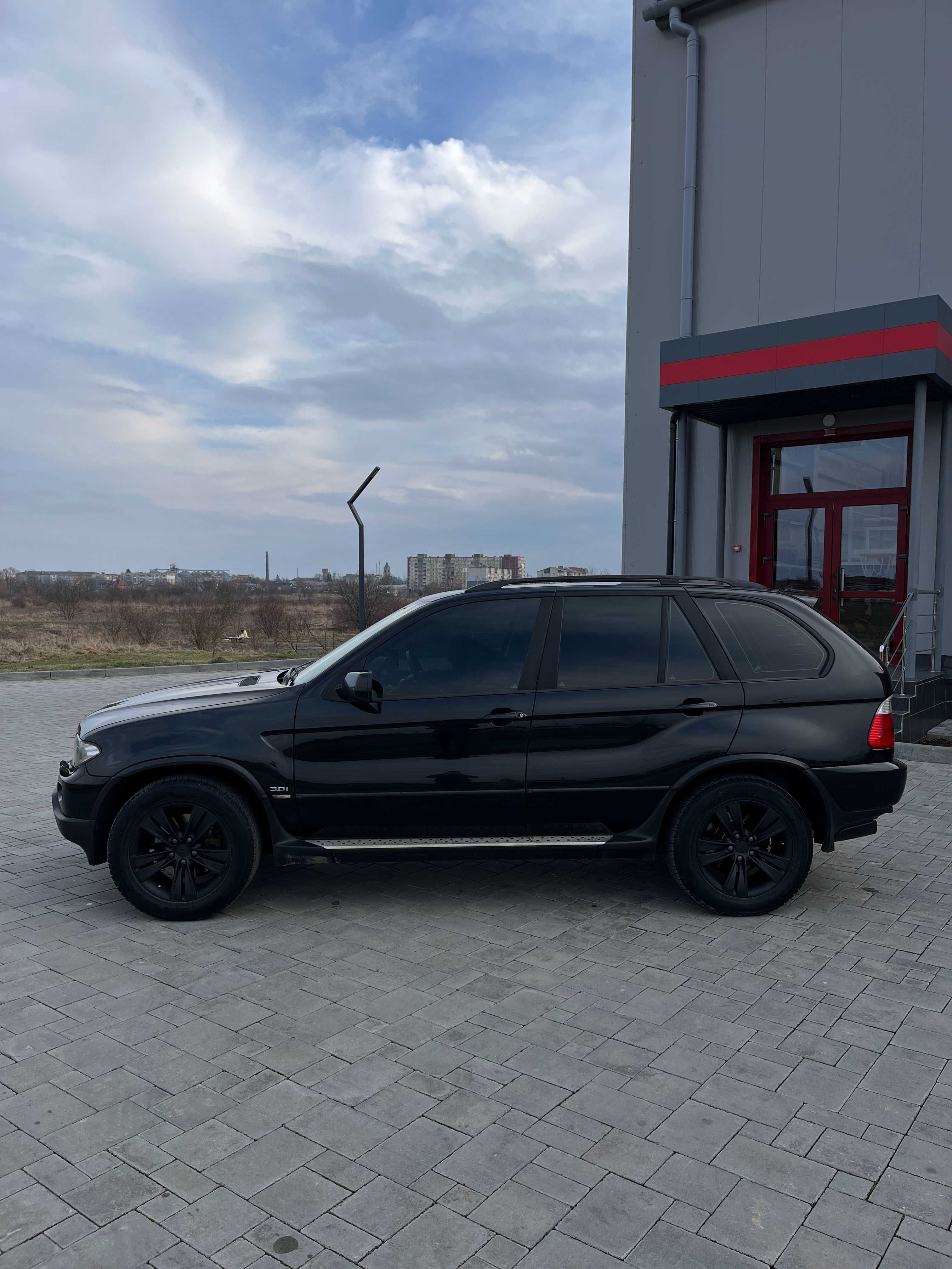 Автомобіль BMW X5