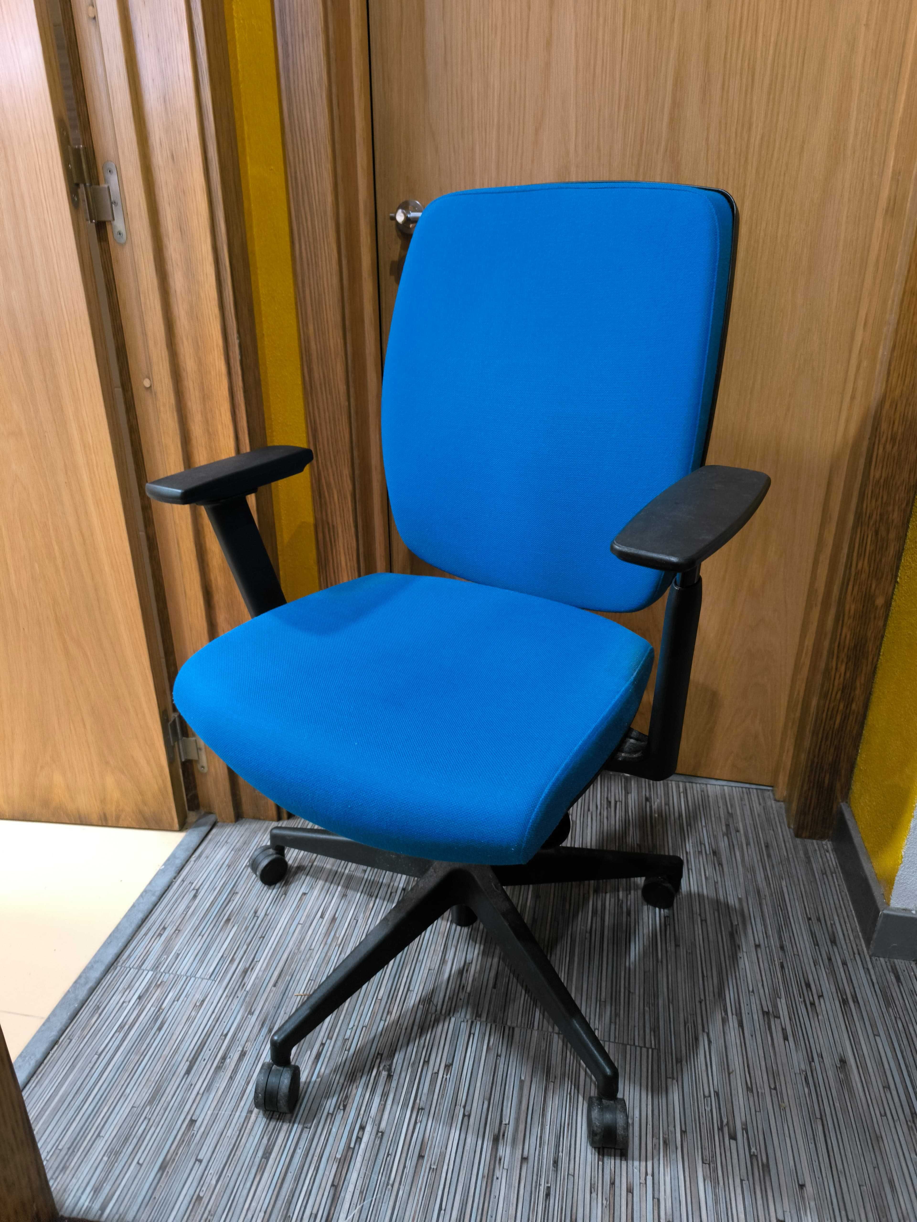 Cadeira Ergonómica PIERO Ler Descrição