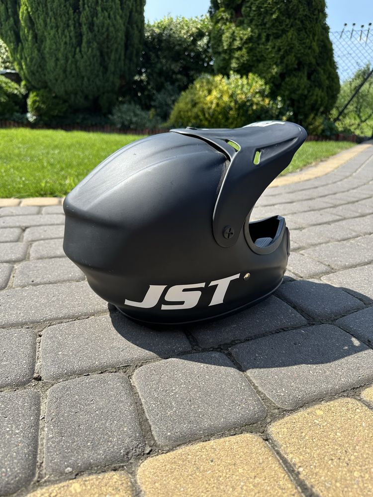 Kask motocyklowy JST