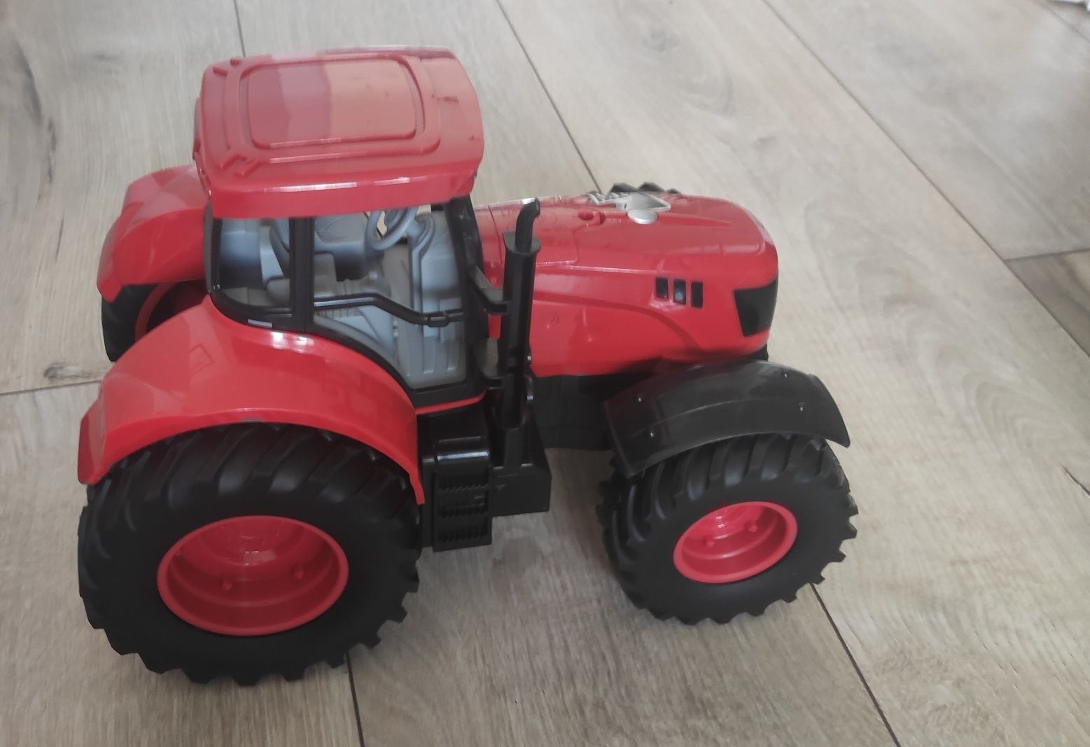 Duży traktor zabawkowy, dźwięk + światła