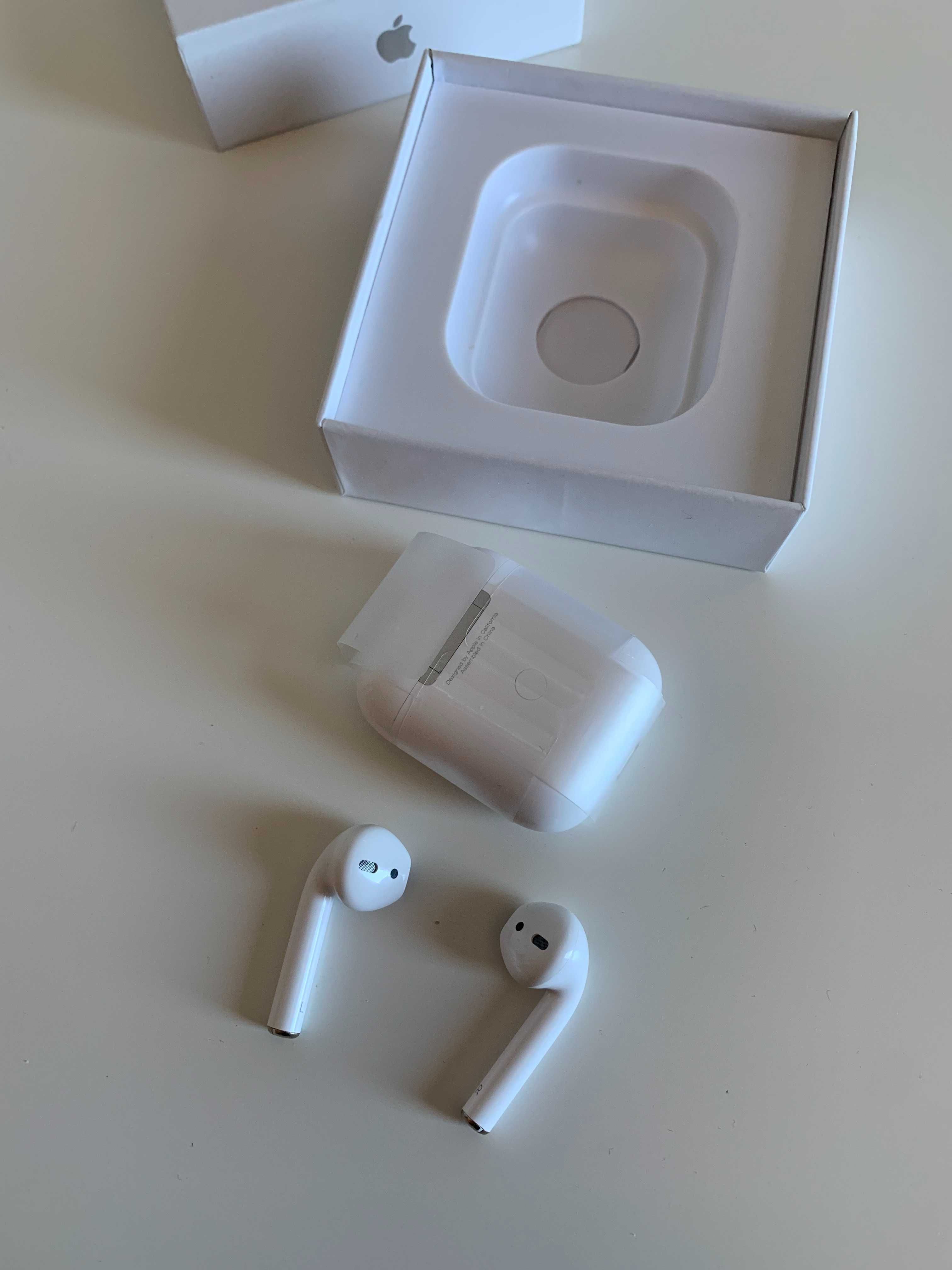 Apple Airpods Gen 2 - wireless charger