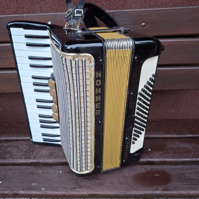 Akordoen Hohner Concerto 72 basy