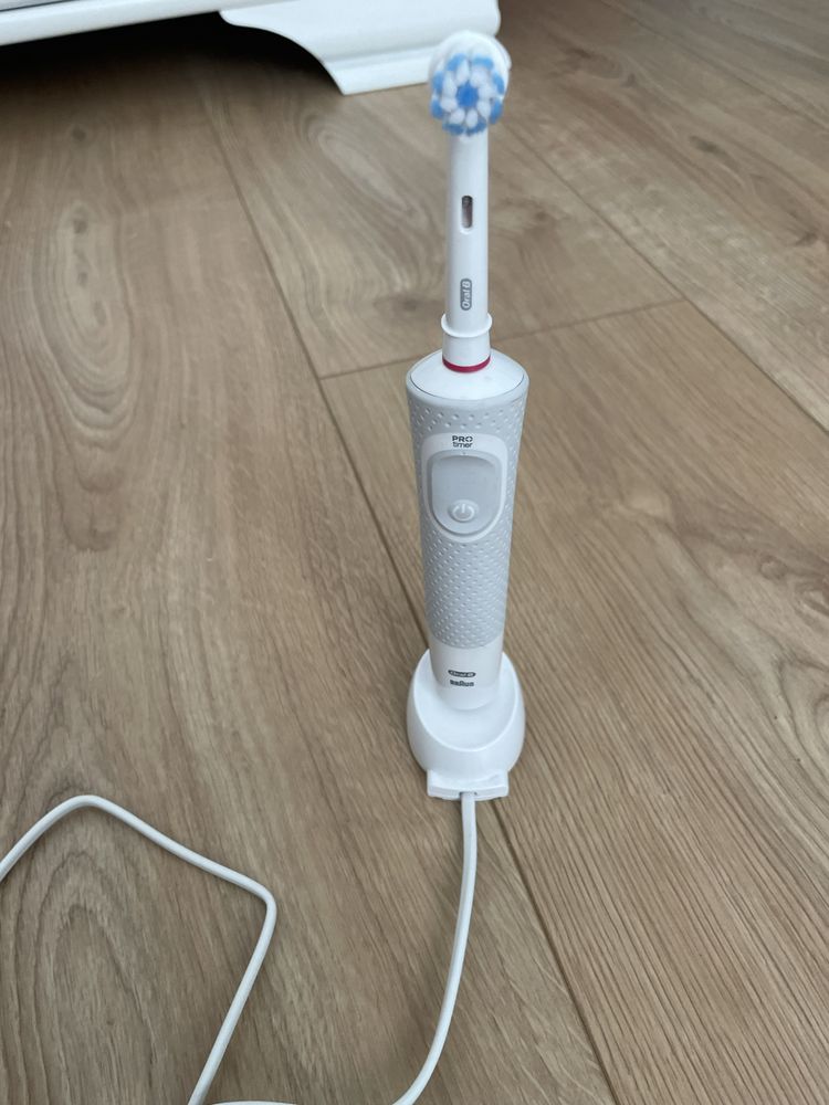 Szczoteczka elektryczna Oral-B braun