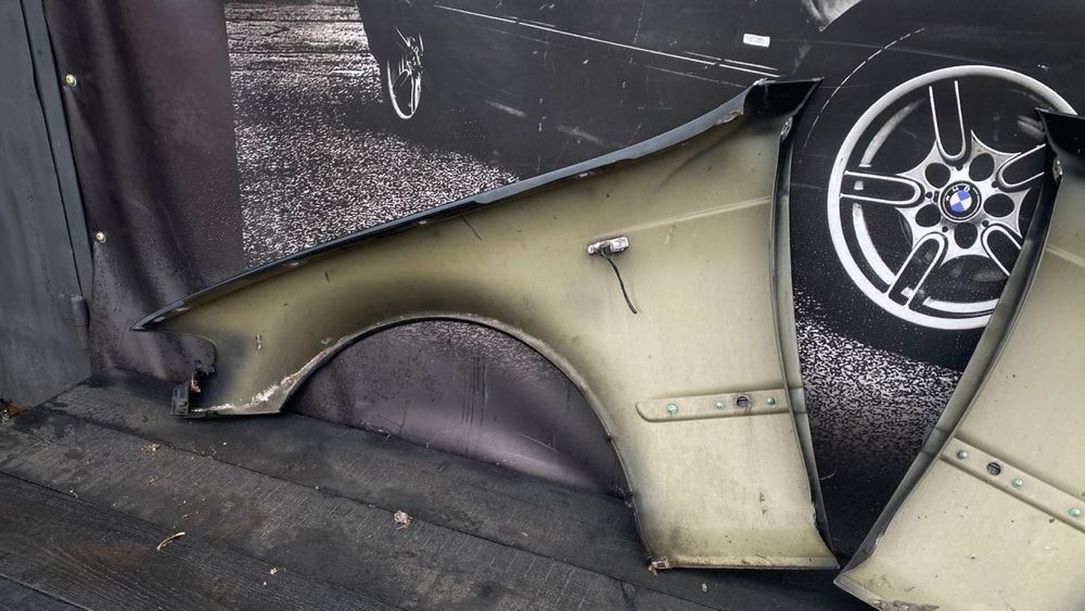 Крило BMW E46 рестайлінг крила крило бмв е46 шрот авторозборка BUMER