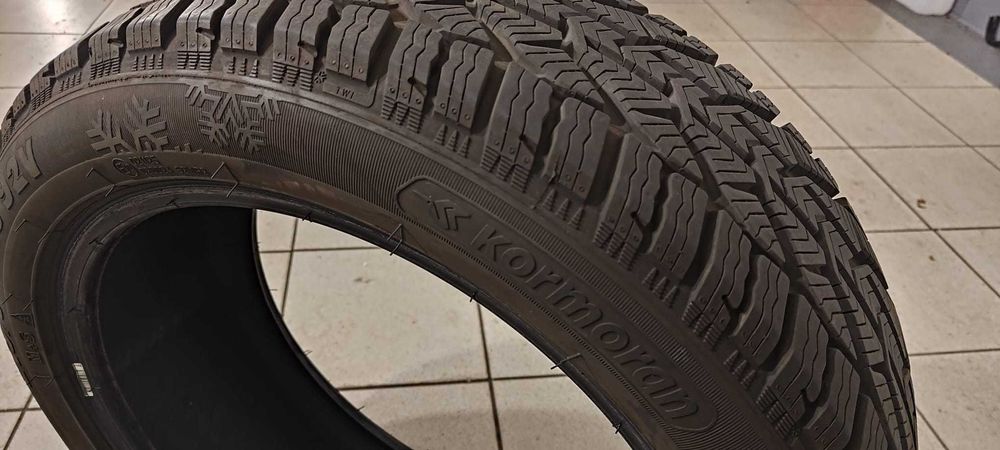 4 szt. Kormoran SNOW 215/50 R18 92V, 2025 - użytkowane 3 miesiące