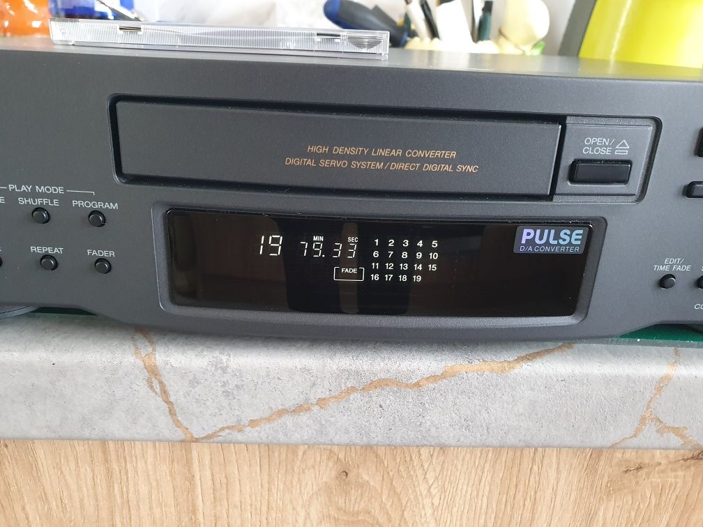 Odtwarzacz CD Sony cdp -m33 z pilotem