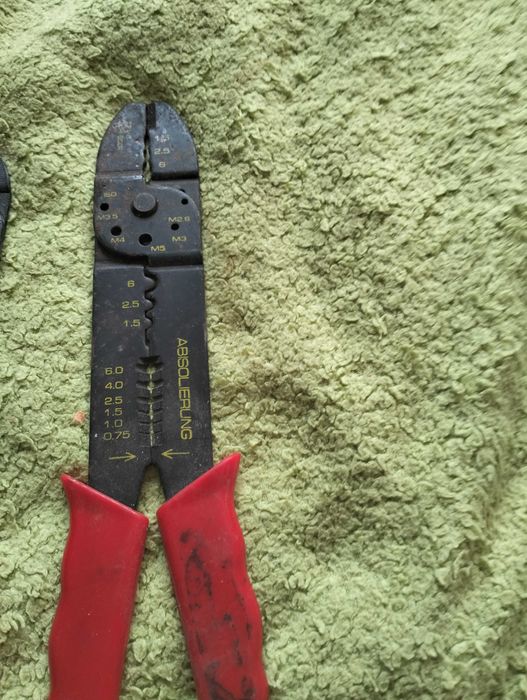 Ściągacz do izolacji przewodów 2sztuki