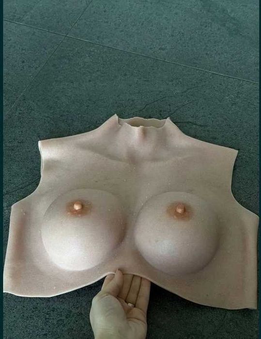 Накладаная силиконовая грудь,протез B,C 2-3 размер