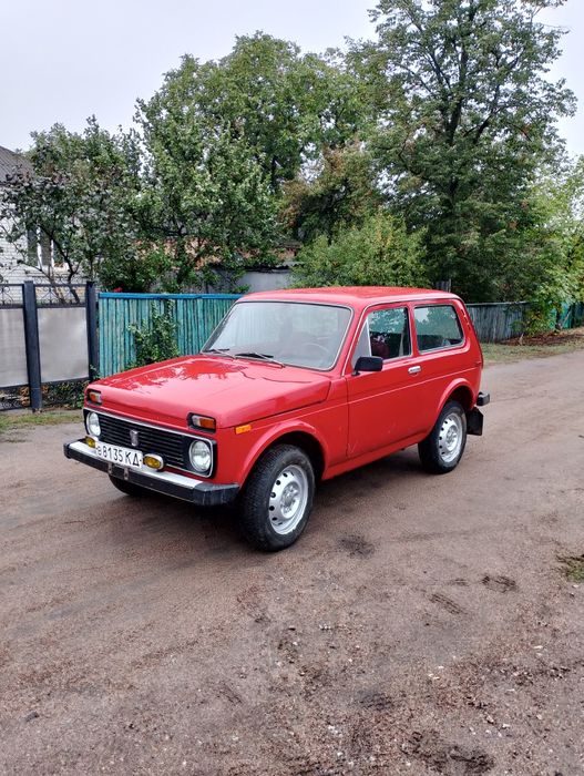 Продам Ніву 2121 бензин 82 рік