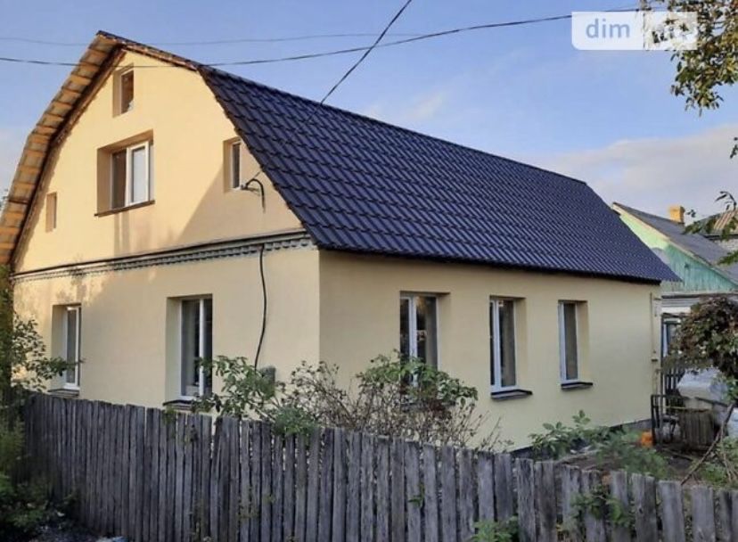 Терміновий продаж 2 поверхового будинку, ділянкою на 6 соток.
